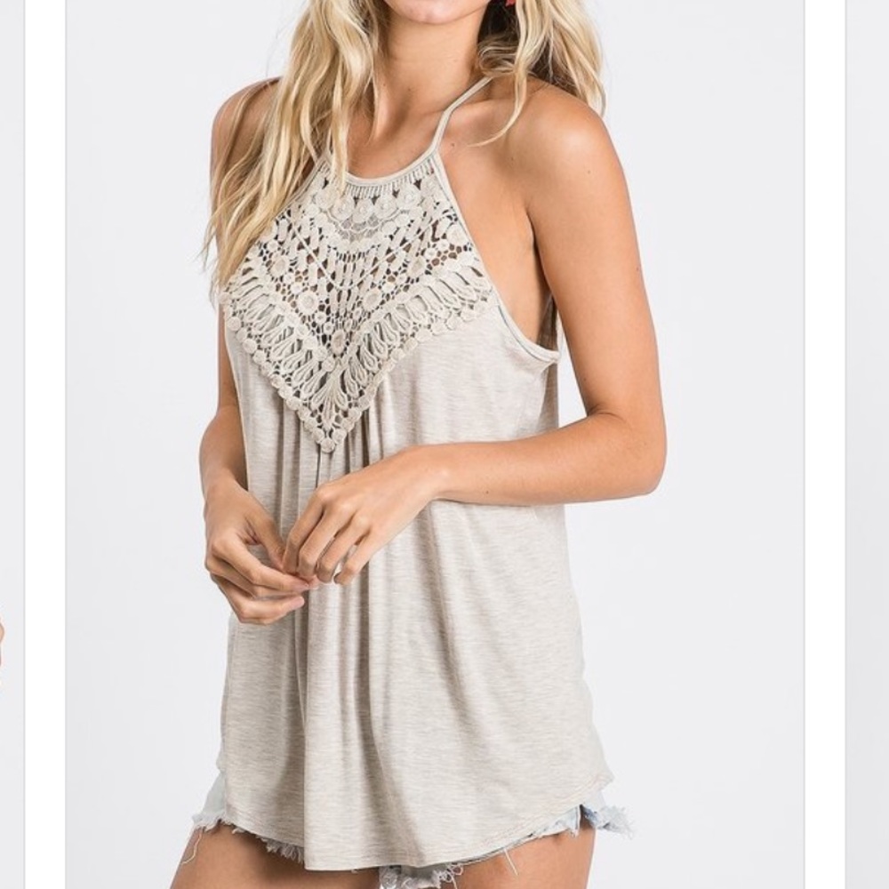 ❌SOLD OUT❌🔆CROCHET LACE DETAIL KEYHOLE TANK - Picture 2 of 4